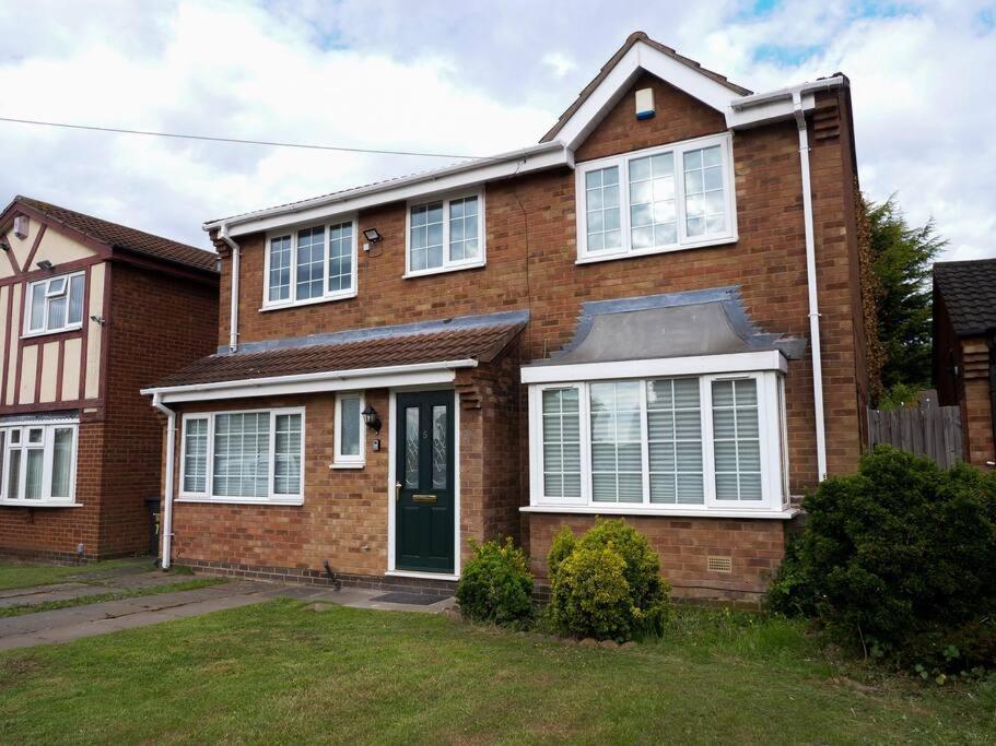 Cosy Four Bed Property With En-Suite Near To Nec Birmingham Airport And The City Eksteriør bilde