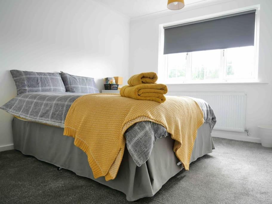 Cosy Four Bed Property With En-Suite Near To Nec Birmingham Airport And The City Eksteriør bilde